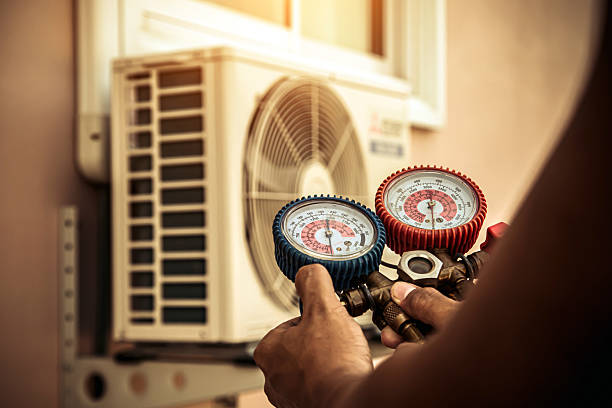 Professional Hvac technician working in Aurora, IN